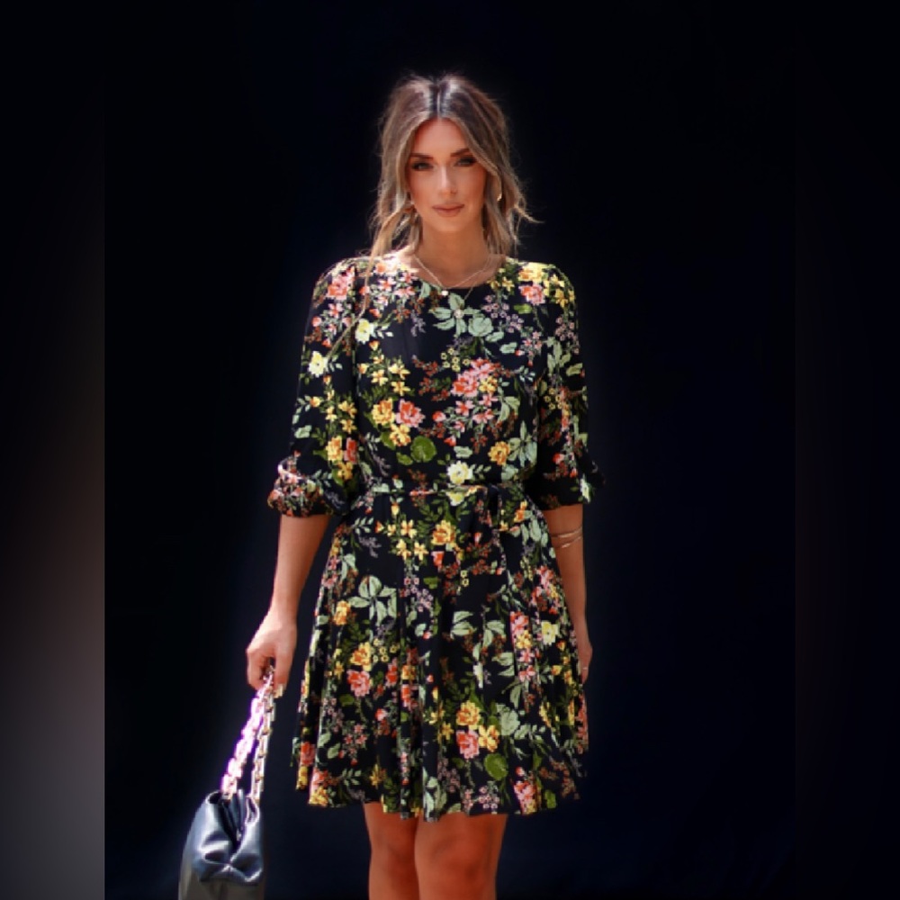 NWT Vici Joliet Mini Floral Long Sleeve Dess